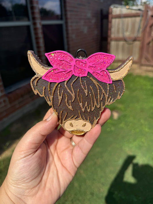 Highland Cow w/ Bow